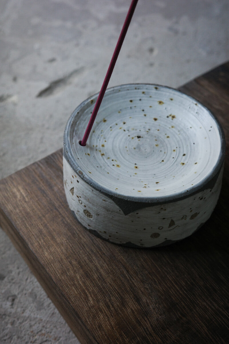 SauHan Studio- Ghostly Cloud Handmade Incense Holder