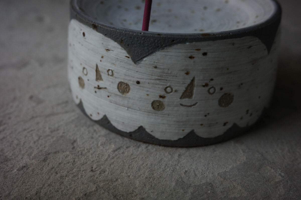 SauHan Studio- Ghostly Cloud Handmade Incense Holder