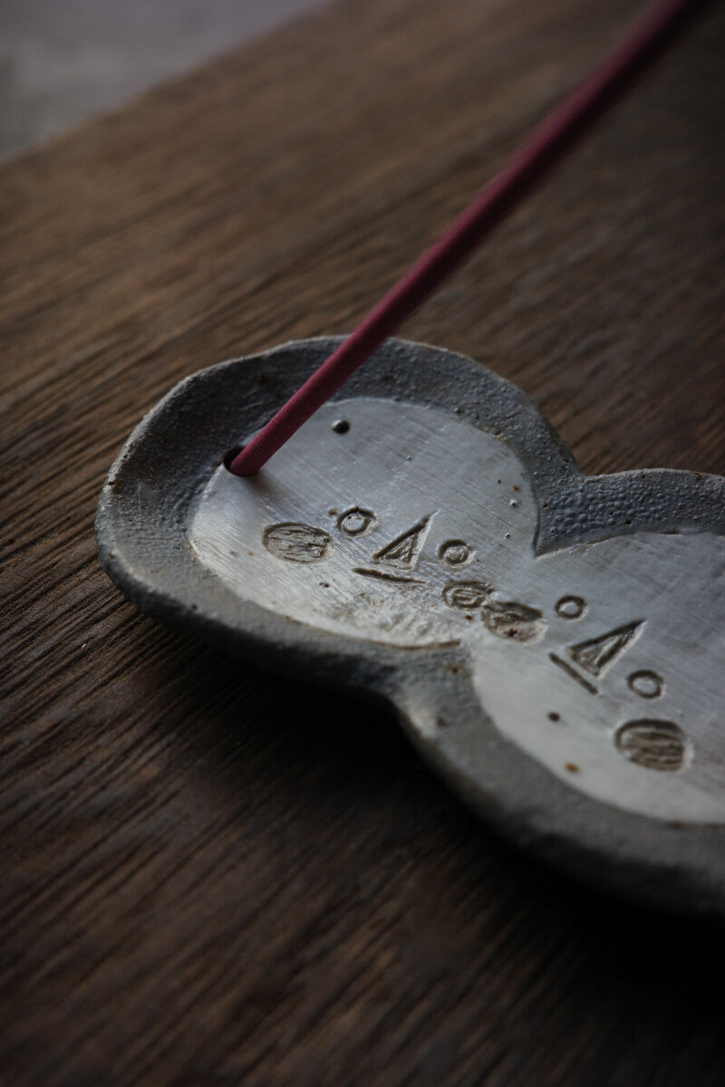 SauHan Studio- When We Stick Together - Handmade Ceramic Incense Holder